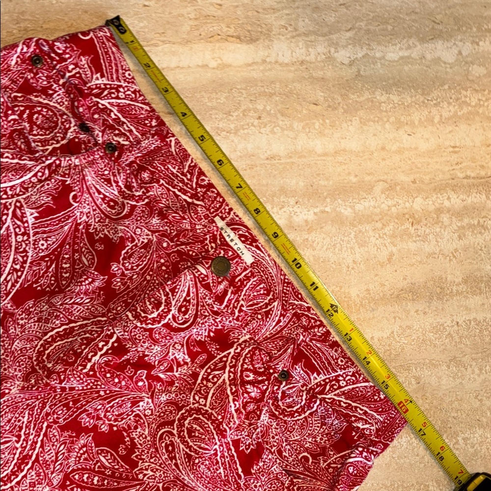 JONES NEW YORK SPORT Stylish red & white paisley /bandana print pants. 12 - Picture 12 of 17